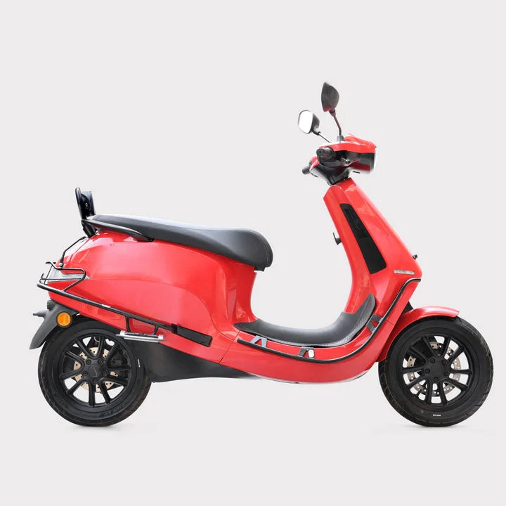 Ola S1 and S1 Pro Combo Accessories Kit 1: Foldable Footrest, Buddy Step & Backrest